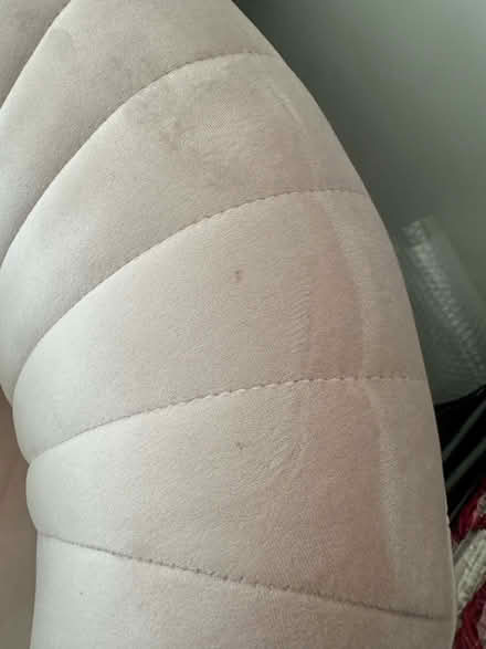 Photo of free Pink chaise lounge (CR0) #4