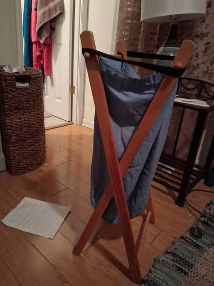 Photo of free hamper (North Brentwood) #1