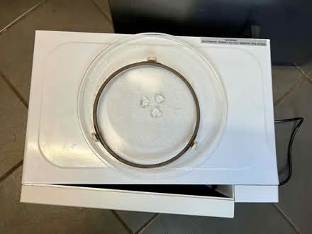 Photo of free Microwave (Mill Hill HA8) #4