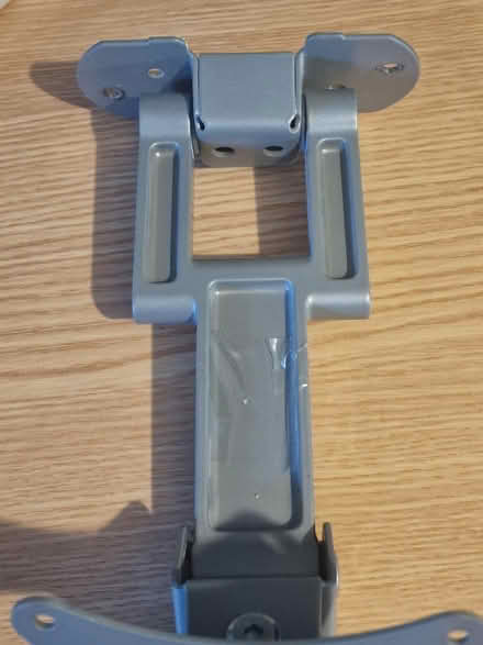 Photo of free Universal wall bracket for small TV (Luton LU2) #3