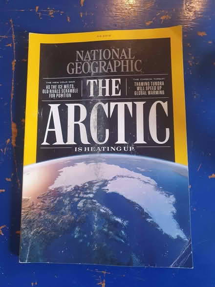 Photo of free National Geographic magazines (Chesham HP5) #1