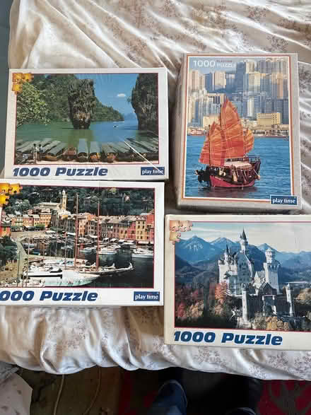 Photo of free 4 x 1000 piece jigsaws (BT402DX) #1
