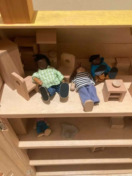 Photo of free Wooden dolls house (furnished) (Stoke newington N16) #2