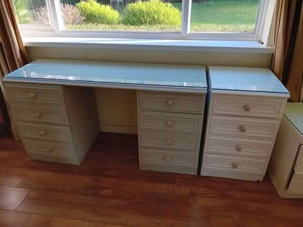 Photo of free Dresser and drawer unit with glass top (Willingdon BN22) #1