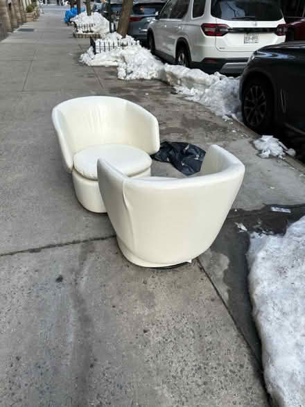 Photo of free Curb alert (two swivel chairs) (UWS (W. 85th & Riverside Dr.)) #2