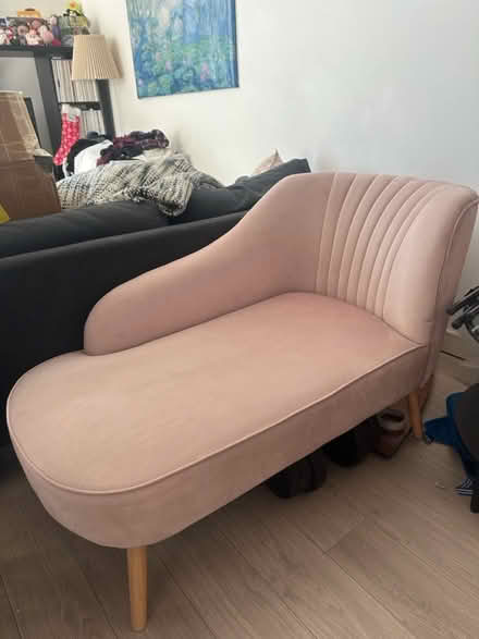 Photo of free Pink chaise lounge (CR0) #2