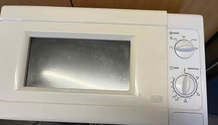 Photo of free Microwave (Mill Hill HA8) #1