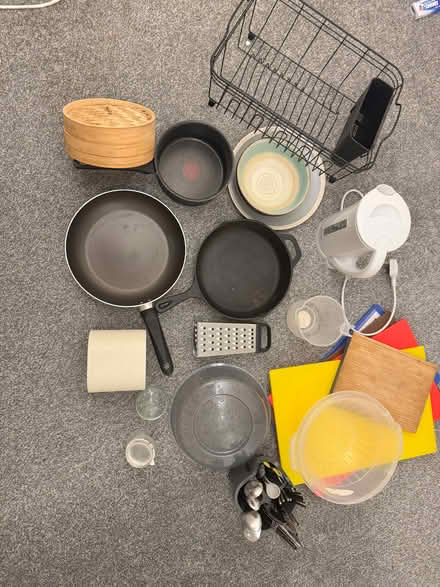 Photo of free Assorted kitchen items (Littlehampton BN17) #1