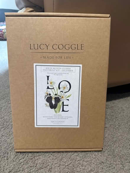 Photo of free December Birth Flower Footprint Kit (Countryside) #1