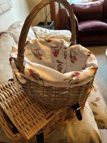 Photo of free Wicker basket & hamper (Kingswood) #2