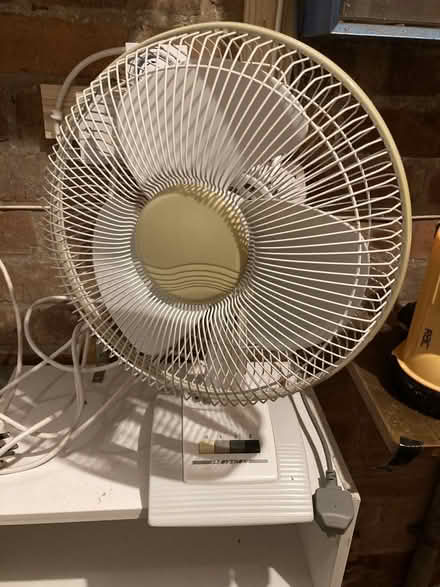 Photo of free Desktop Fan 12" (S10 Crosspool) #1