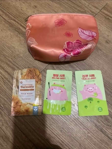Photo of free Toiletries bag & Face Masks (Cheshunt En8) #1