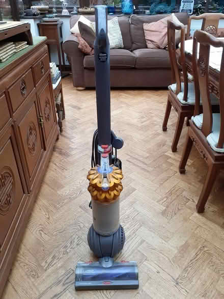 Photo of free Dyson DC50 for spares (KT22 Hawks Hill) #1