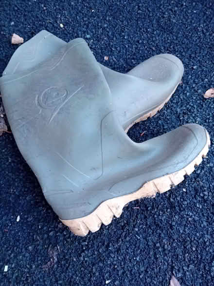 Photo of free Size 10, Dunlop (Kingston Hill ST16) #1