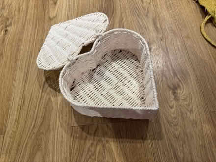 Photo of free Heart shaped wicker basket with lid (BR1) #1