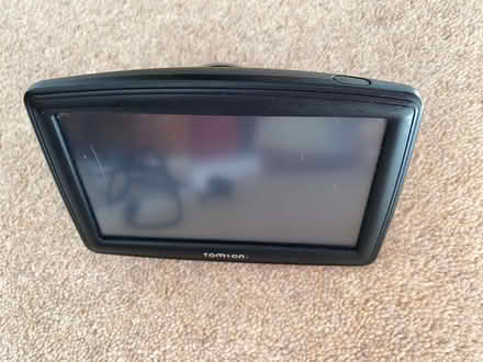 Photo of free tom tom compact car charger + tom tom xxl sat nav (Broadwater BN14) #2