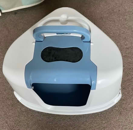 Photo of free Cat Litter Tray with Lid (DE23 Littleover) #1