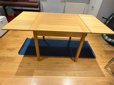 Photo of free Extendable wooden dining table (Wimbledon SW19) #2