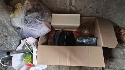 Photo of free Random mix of stuff (SE16) #1