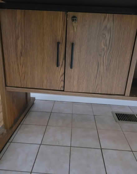 Photo of free Mid size desk with organizer (Fairwood Greens, Renton) #3