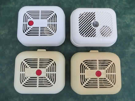 Photo of free smoke detectors black & decker 9 volt ~ gu16 frimley (Frimley Green GU16) #1