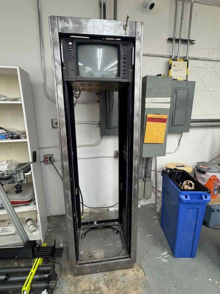 Photo of free older 19 inch rack (Palo Alto Commercial Area) #3