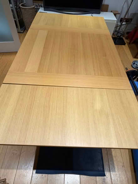 Photo of free Extendable wooden dining table (Wimbledon SW19) #4