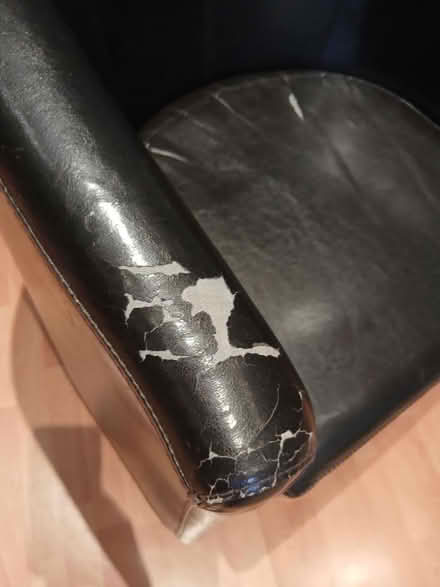 Photo of free Black Bucket Chair (Clapham (SW4)) #4