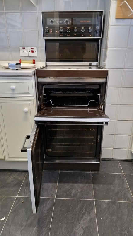 Photo of free Electric Cooker (Richmond TW9 1AZ) #1
