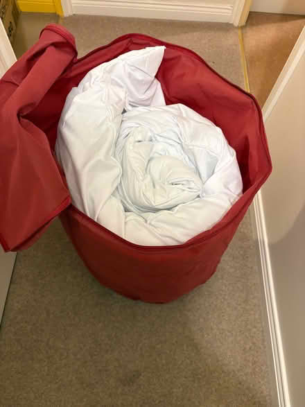Photo of free Single duvet (Hatch Warren RG22) #1