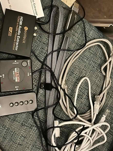 Photo of free Various cables/it bits (Woodingdean BN2) #1