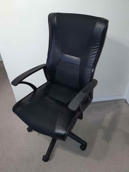 Photo of free Office chair (Frimley Ward GU16) #1