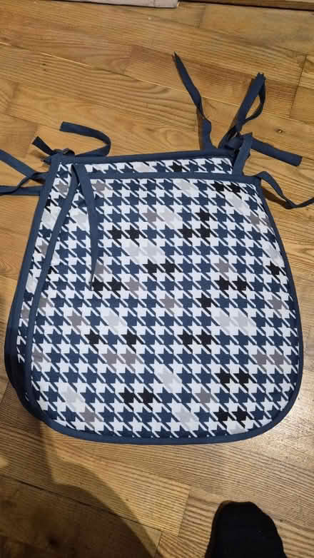 Photo of free 4 Seat cushions (SE16) #1