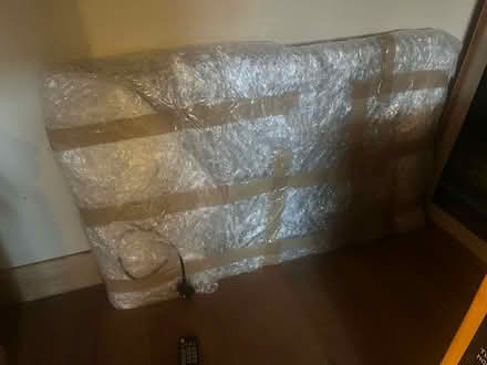 Photo of free 26 by 40 inch old samsung tv (Le169rx) #3