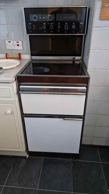 Photo of free Electric Cooker (Richmond TW9 1AZ) #2