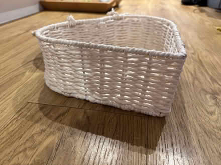 Photo of free Heart shaped wicker basket with lid (BR1) #3