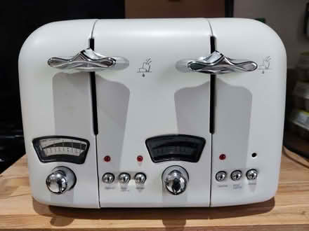 Photo of free DeLonghi Four-slice toaster (Steventon OX13) #2