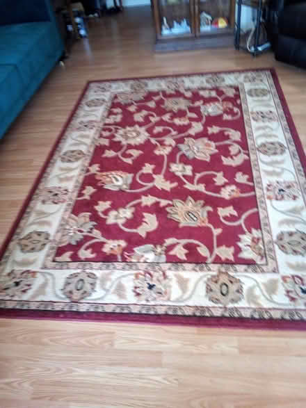 Photo of free 5 x 7 rug (Hobson & Woodridge Dr.,) #1
