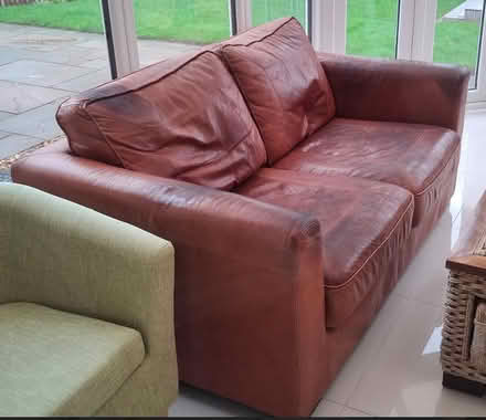 Photo of free Much used leather two seater settee (Farndon NG24) #1