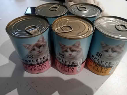 Photo of free 5 tins cat food (MK42) #1