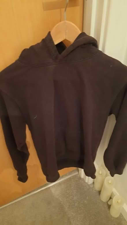 Photo of free Age 10 Black Hoodie, VGC (Maybury Hill GU22) #1