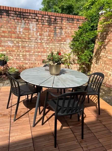Photo of free Garden table (N10 2NL) #1