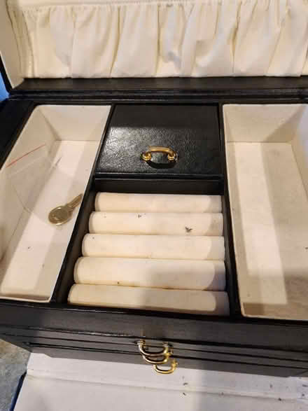 Photo of free Jewellery box (Portchester PO16) #3