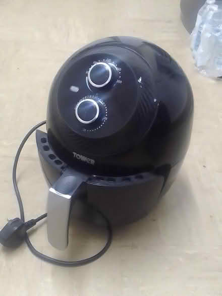 Photo of free Small Air fryer (Stowmarket) #1