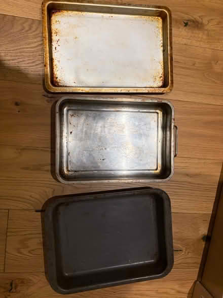 Photo of free Oven trays (Earls Court) #1