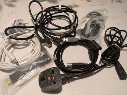 Photo of free HDMI leads (mostly) (Stanstead St Margarets SG12) #1