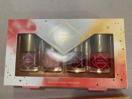 Photo of free Eyeshadow Palette & Nail Varnish (Putnoe MK41) #2