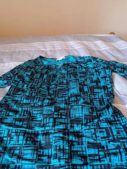 Photo of free women's sweaters/top (Little Italy) #2