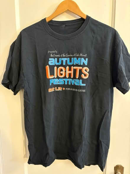 Photo of free Oaklandish Autumn Lights Lg Tshirt (Dimond/Fruitvale) #2