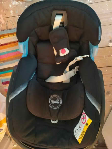 Photo of free Cybex carseat w/ isofix (S41 newbold) #2
